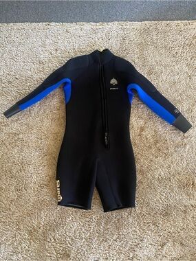 Shorty Wetsuit in Black & Blue - Front Zip